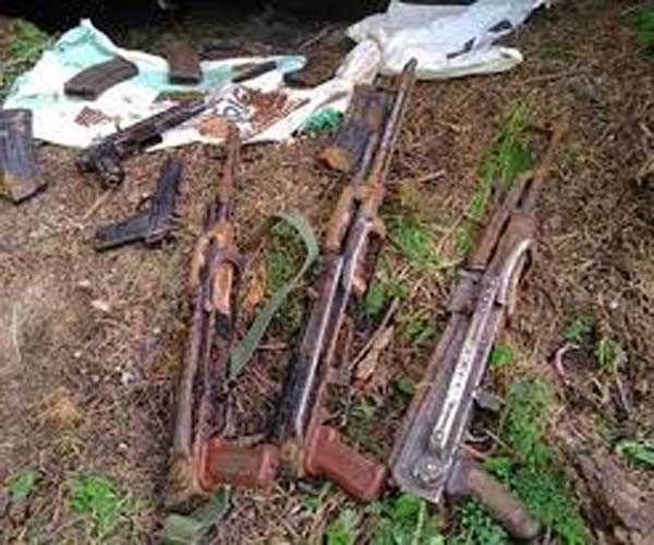 एलओसी से हथियार और गोला बारूद बरामद